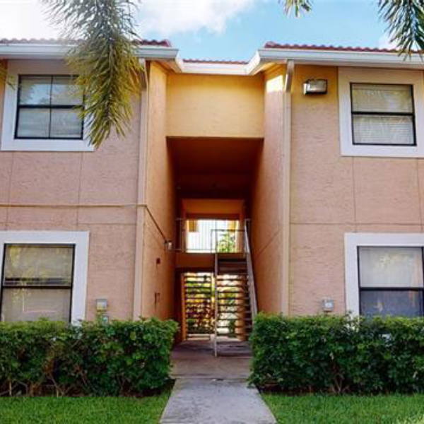 Canarias at Downtown Doral